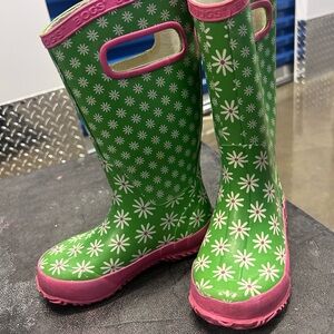 Bogs Kids Green Boots with Pink Daisy Design